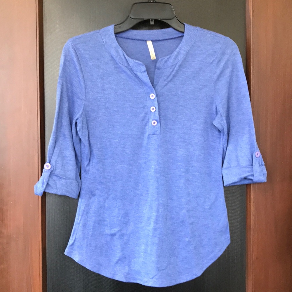 Cute blue purple 3/4 length sleeve tee